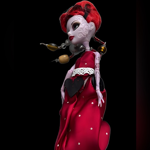 Monster High Doll Operetta - OOAK “OFF WITH HER HEAD” - Picture 7 of 14